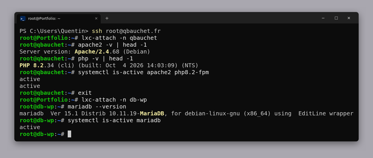 Terminal : versions d'Apache, PHP et MariaDB, services actifs